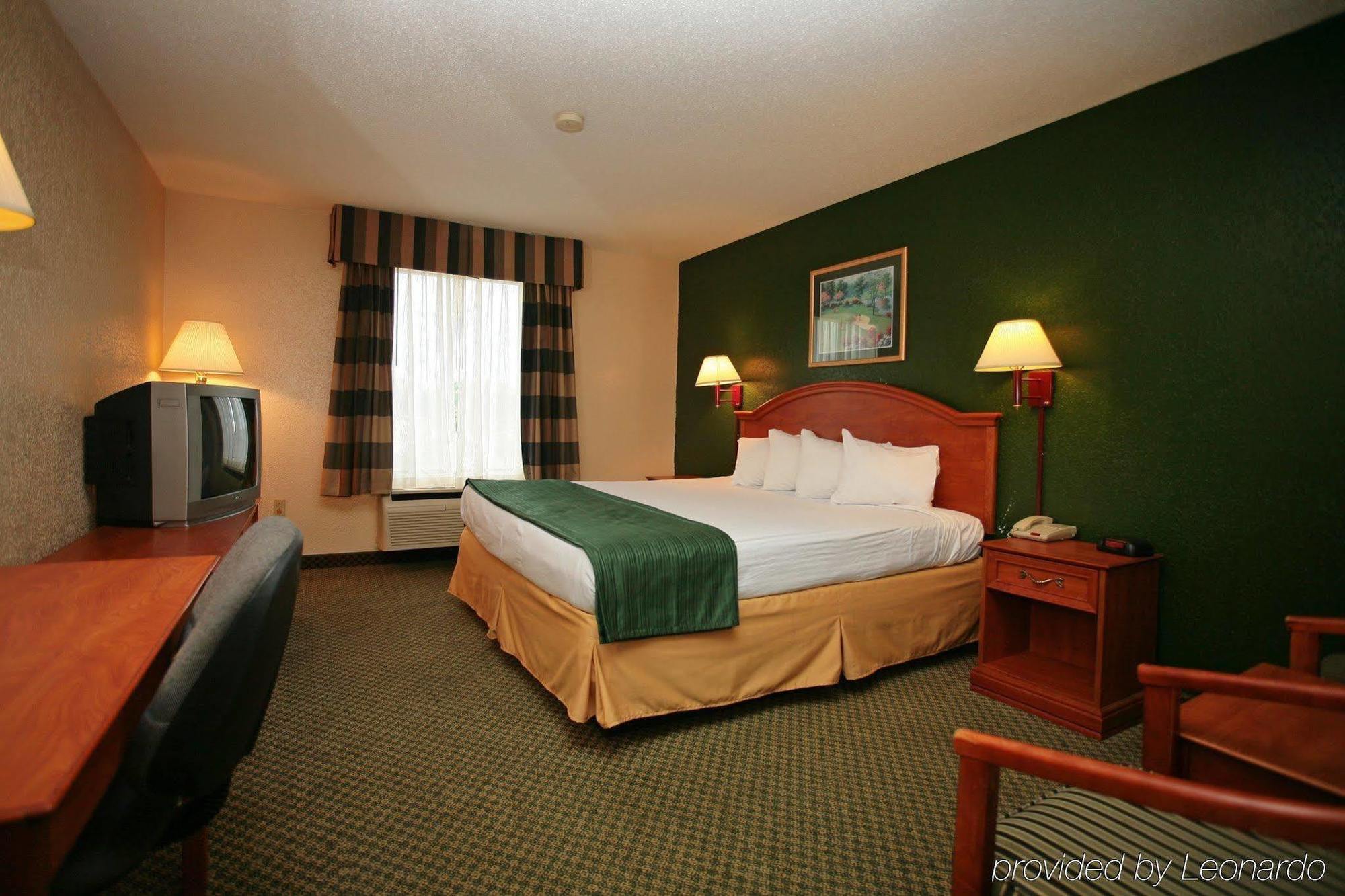 Americas Best Value Inn Louisville Room photo